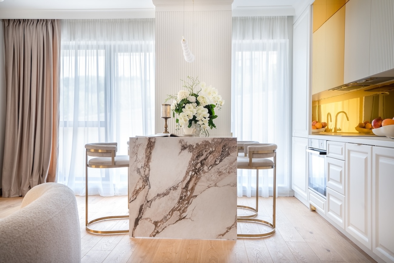 The Quiet Rooms of the Wealthy — Why the Best Homes are Never Seen