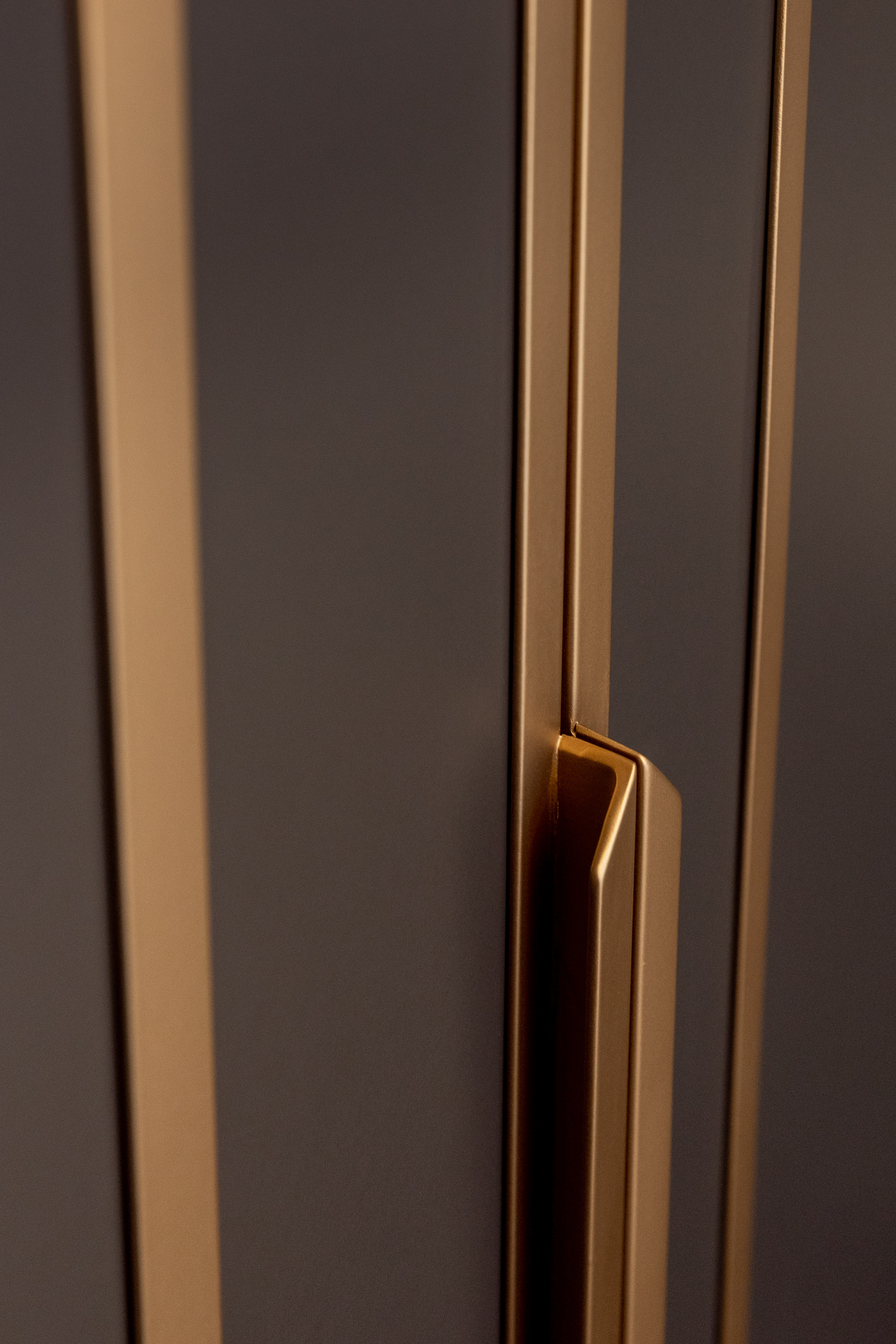 The Quiet Rooms of the Wealthy — Why the Best Homes are Never Seen